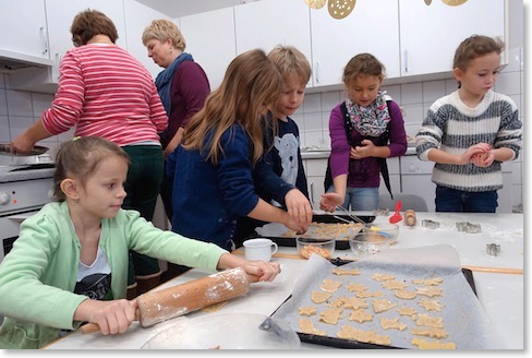 Weihnachtsbäckerei 3b 2014_0010